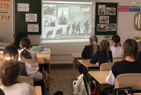 История помнит все.   Лицей - инфо в 4 классе Б на тему " Дети в истории Великой Отечественной войны".