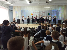 Ура! Мы перешли на новый уровень - мы второклассники.